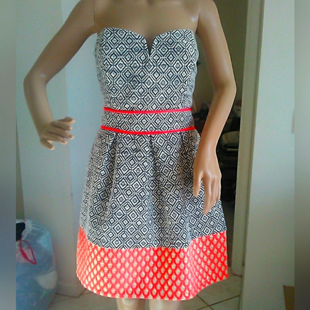 BNWT STRAPLESS DRESS BY LUVPOSH SZ. MED BLACK WHITE NEON CORAL FIT/ FLARE